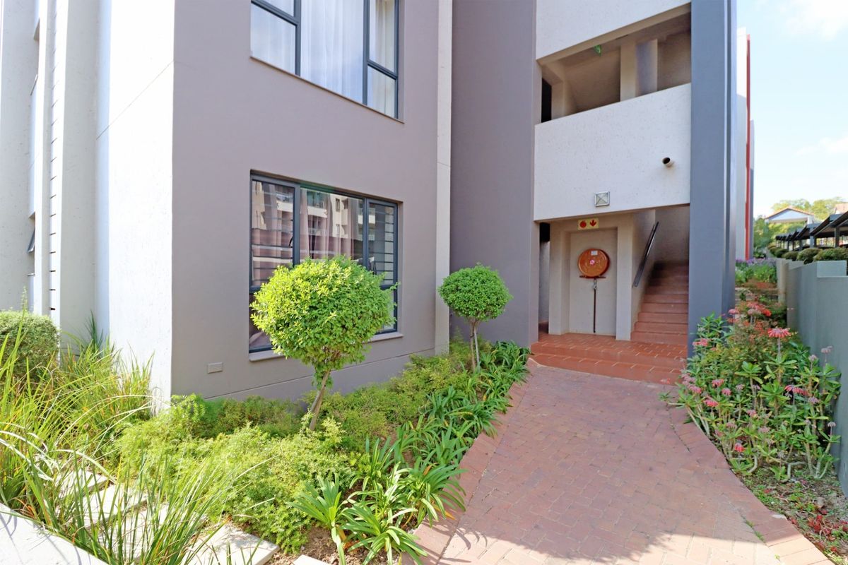 Apartment For Sale In Sandton - Photo 2