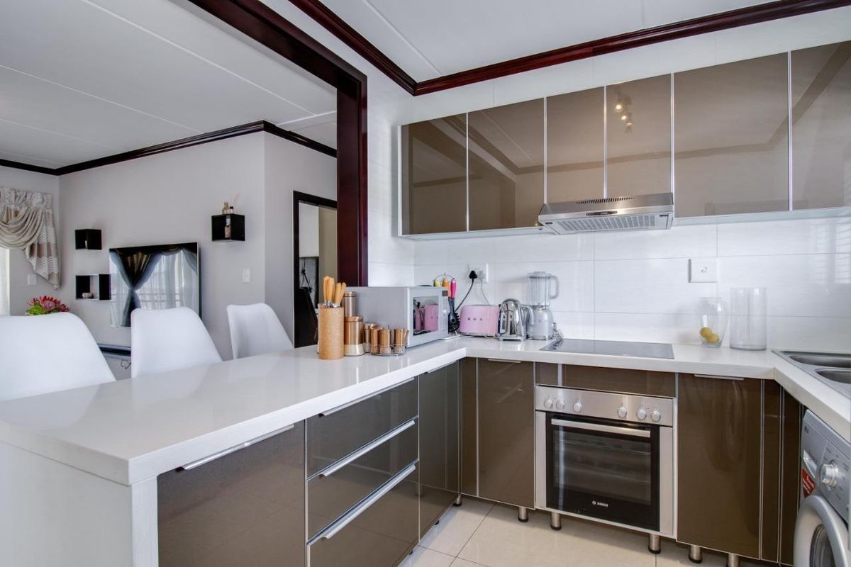 Apartment For Sale In Sandton - Photo 5