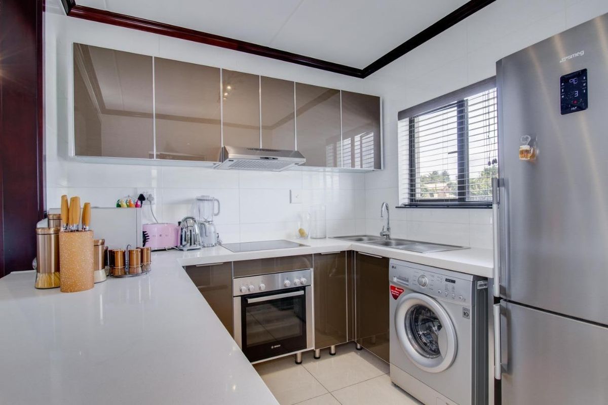 Apartment For Sale In Sandton - Photo 4