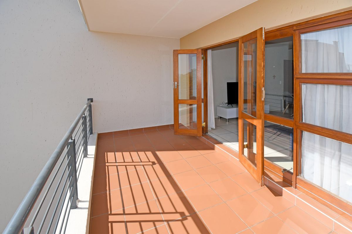 Apartment For Sale In Sandton - Photo 5