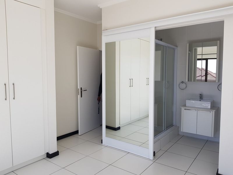 Apartment For Sale In Midrand - Photo 7