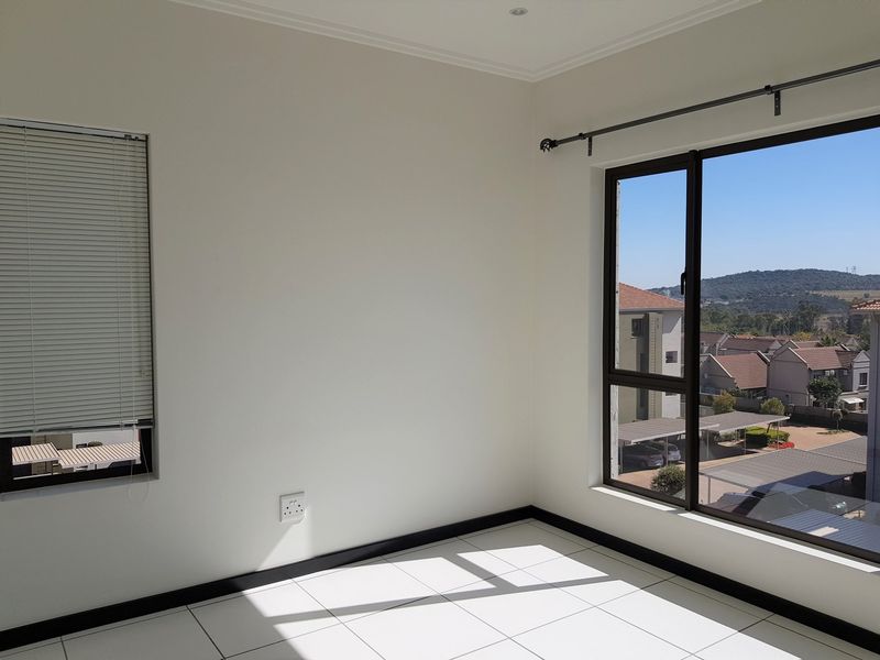 Apartment For Sale In Midrand - Photo 6