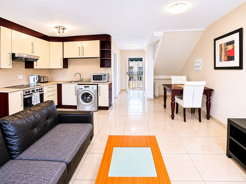 Apartment Rental Monthly In Sandton - Photo 4