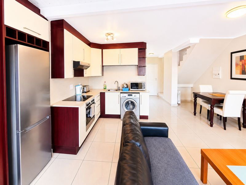 Apartment Rental Monthly In Sandton - Photo 3