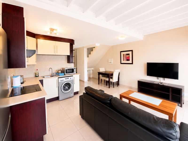 Apartment Rental Monthly In Sandton - Photo 2