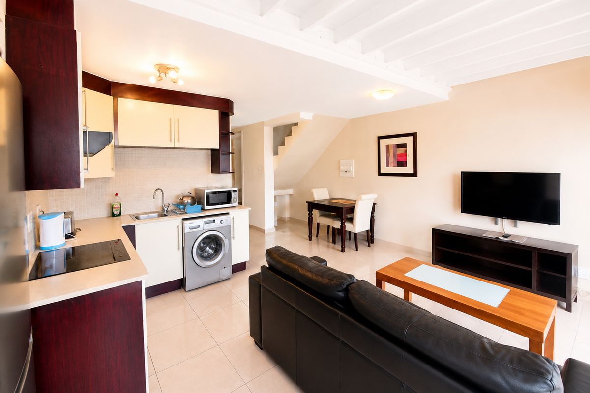 Apartment Rental Monthly In Sandton - Photo 2