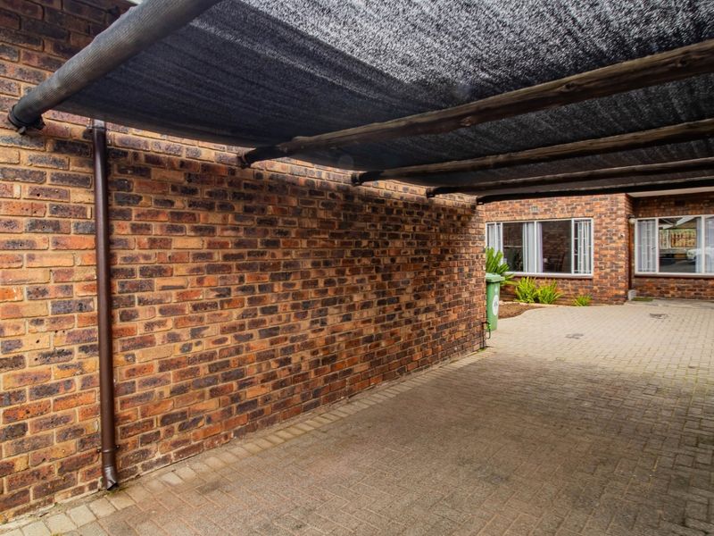 Townhouse For Sale In Alberton - Photo 3