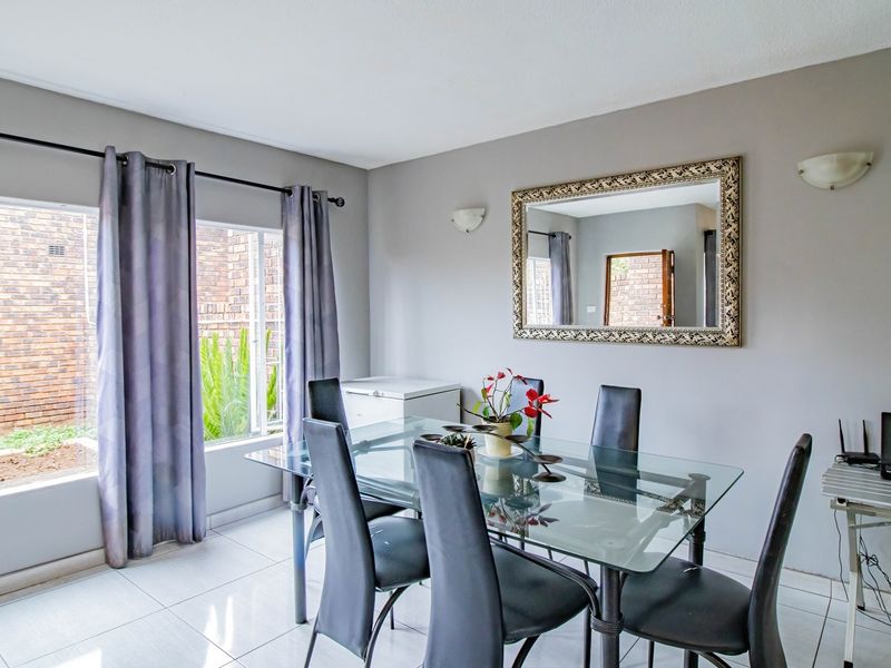 Townhouse For Sale In Alberton - Photo 10
