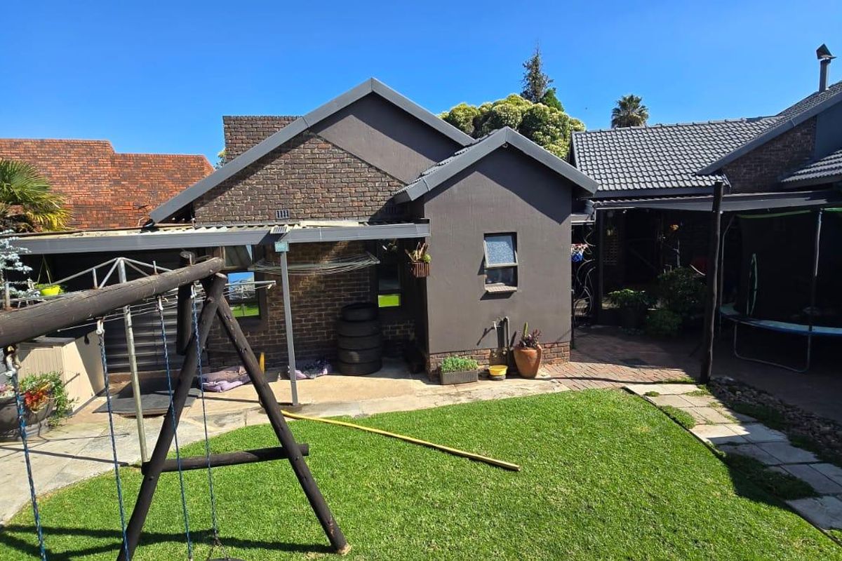 House For Sale In Brakpan - Photo 5