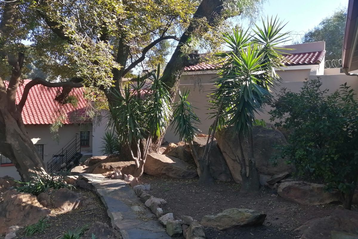 House For Sale In Johannesburg - Photo 4