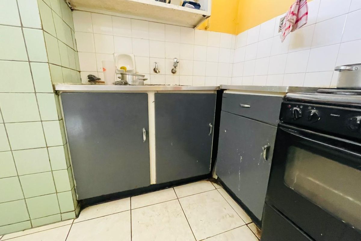 Apartment For Sale In Pretoria - Photo 3