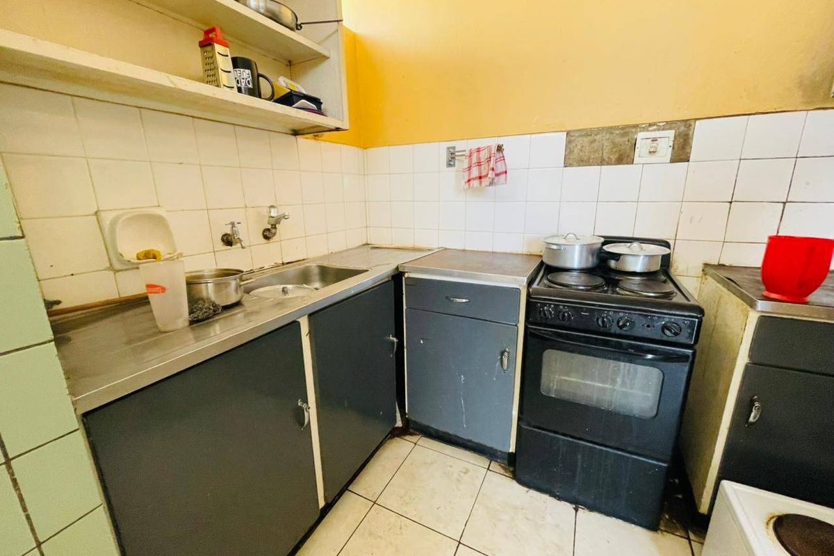 Apartment For Sale In Pretoria - Photo 4