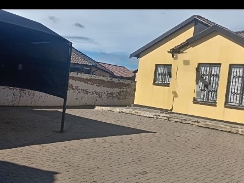 House For Sale In Pretoria - Photo 2