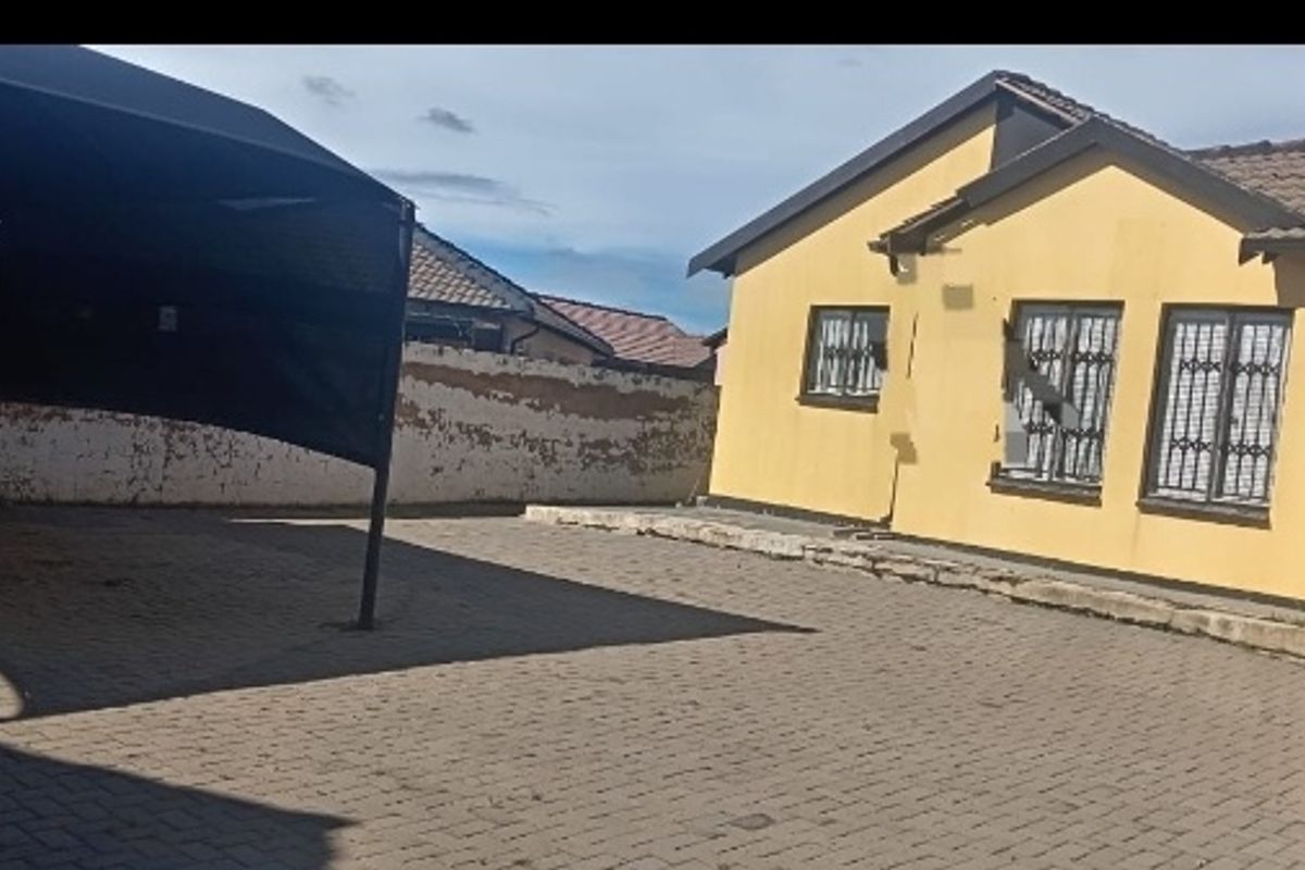 House For Sale In Pretoria - Photo 2