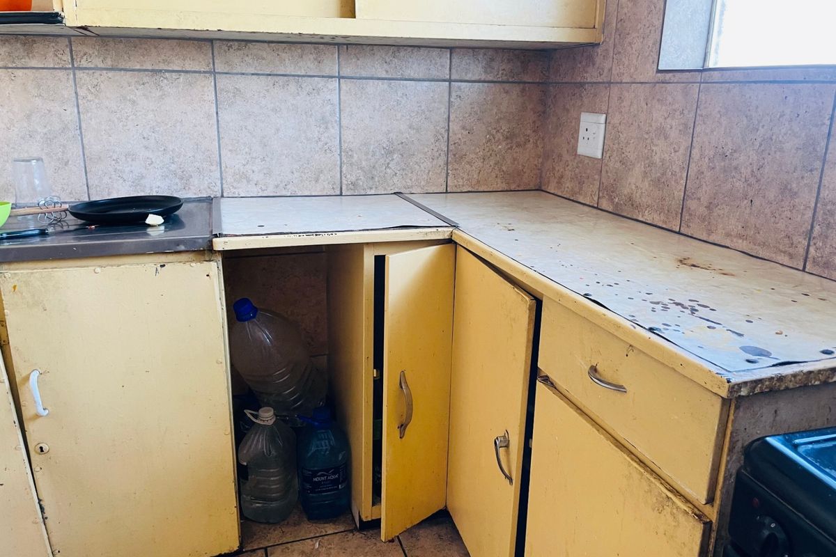 Apartment For Sale In Pretoria - Photo 3
