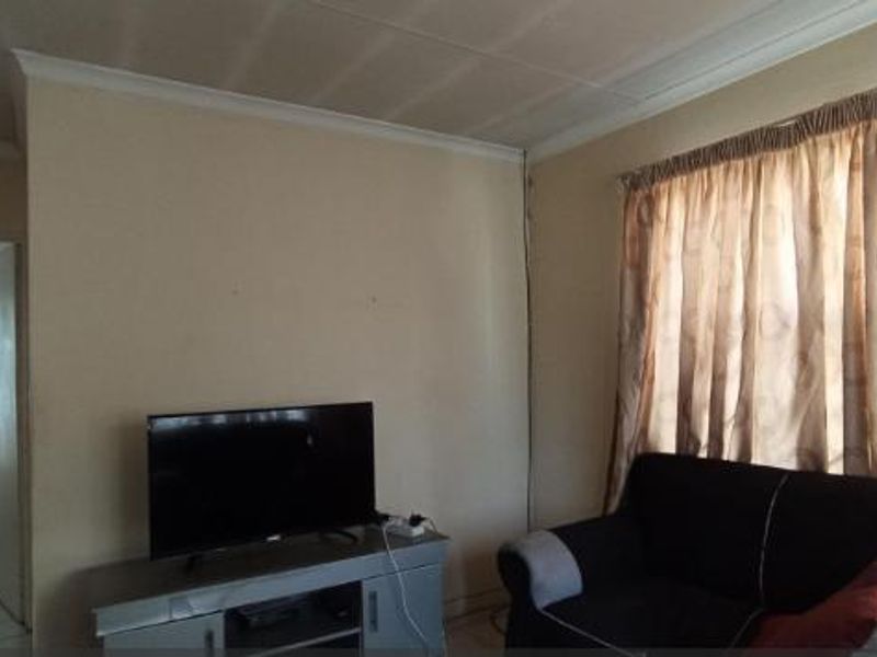 House For Sale In Roodepoort - Photo 3