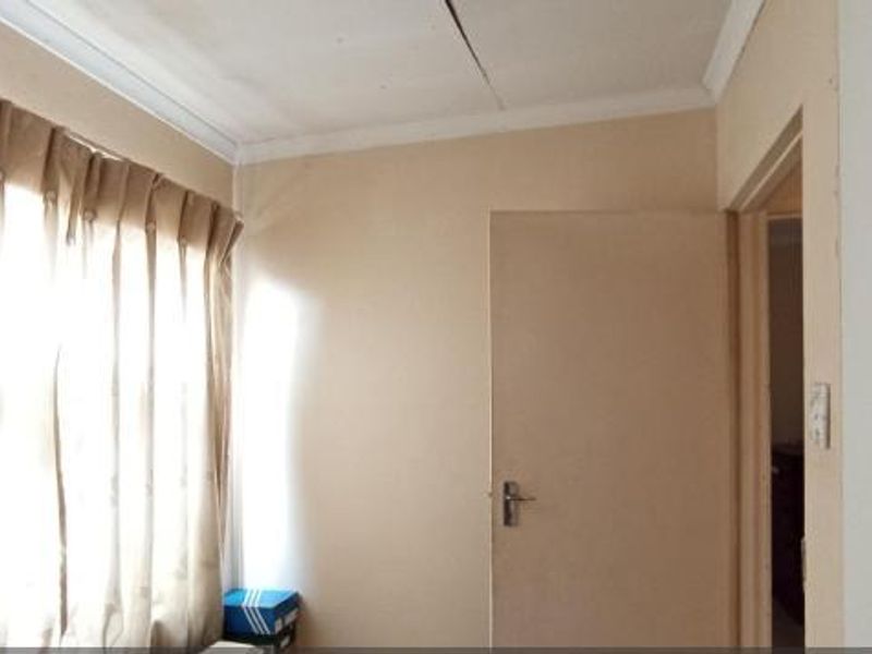 House For Sale In Roodepoort - Photo 8