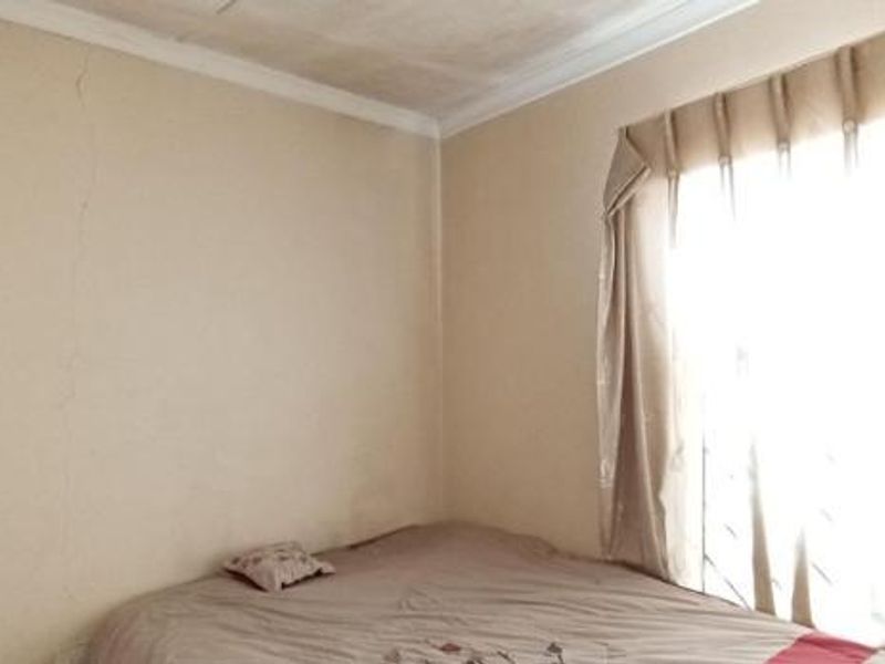 House For Sale In Roodepoort - Photo 4