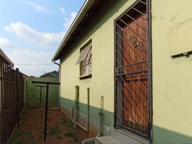 House For Sale In Roodepoort - Photo 9