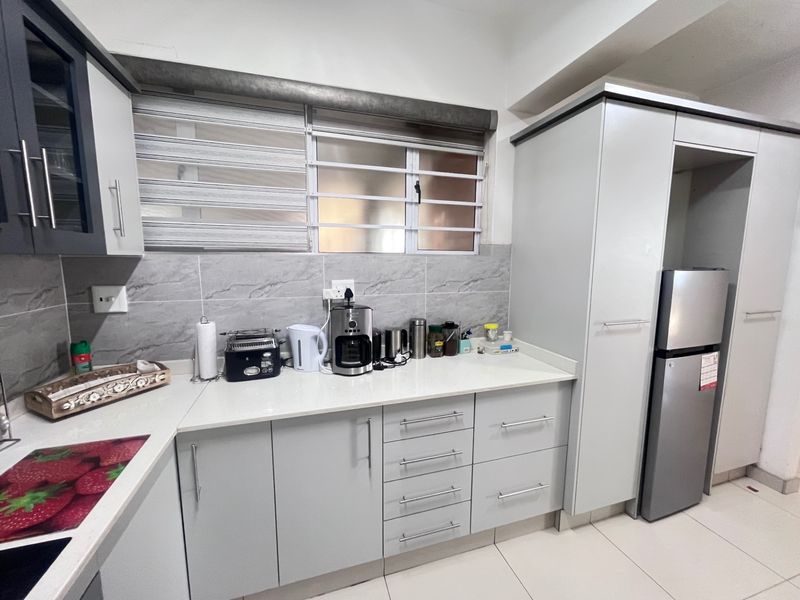 Apartment For Sale In Durban - Photo 4