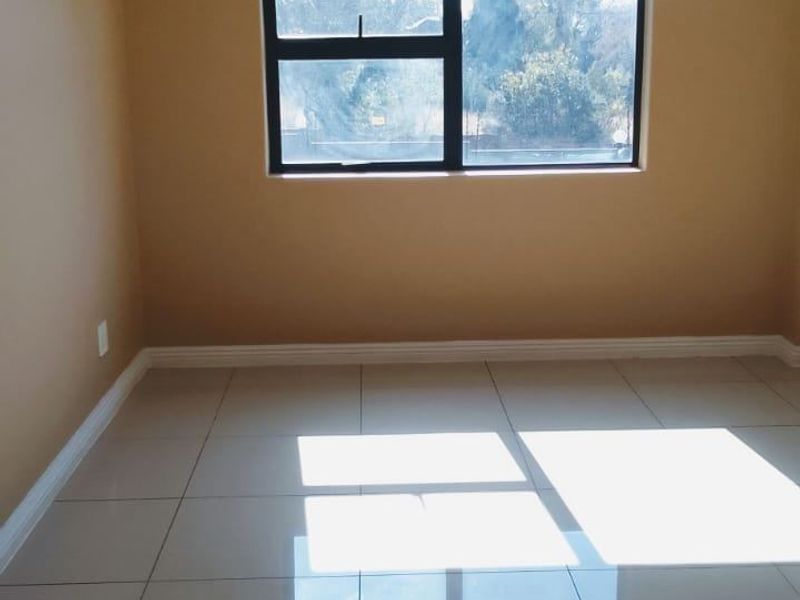 Townhouse Rental Monthly In Sandton - Photo 7