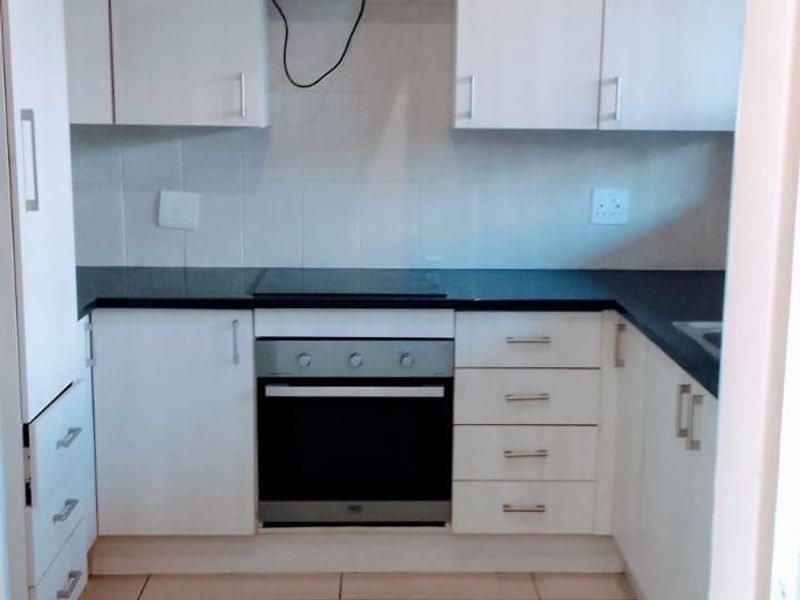 Townhouse Rental Monthly In Sandton - Photo 2