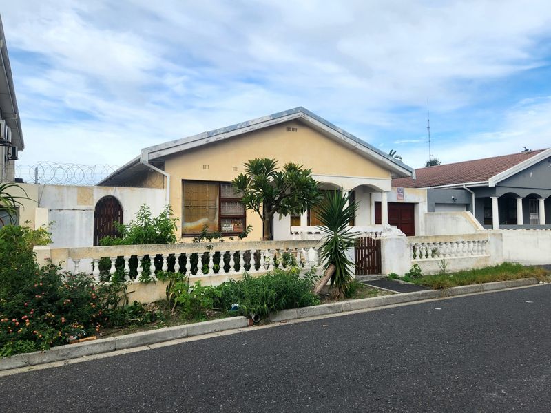 House For Sale In Cape Town - Photo 3