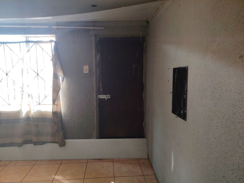 House For Sale In Nigel - Photo 2