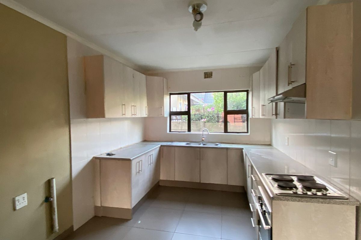 House Rental Monthly In Roodepoort - Photo 2