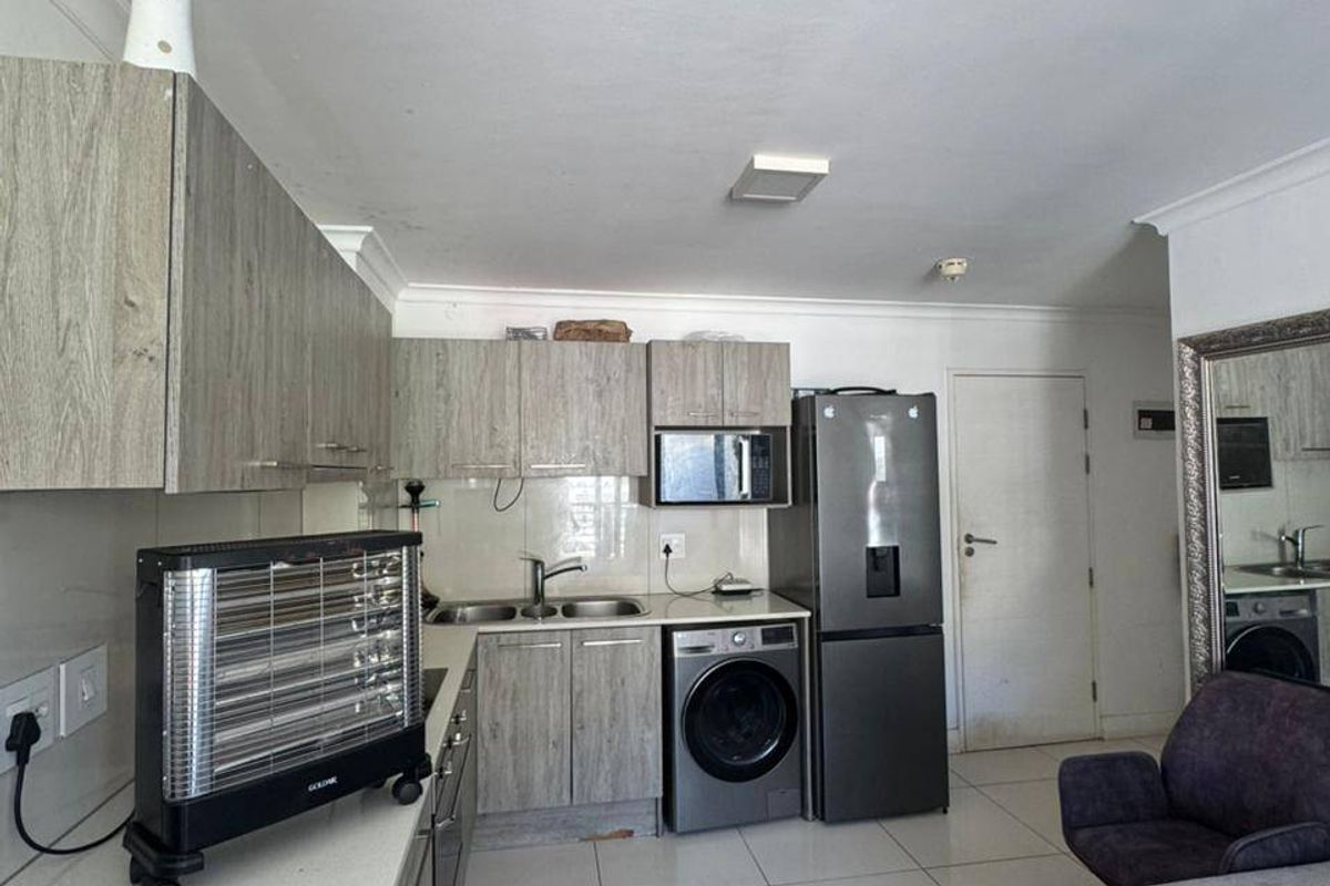Apartment For Sale In Cape Town - Photo 5