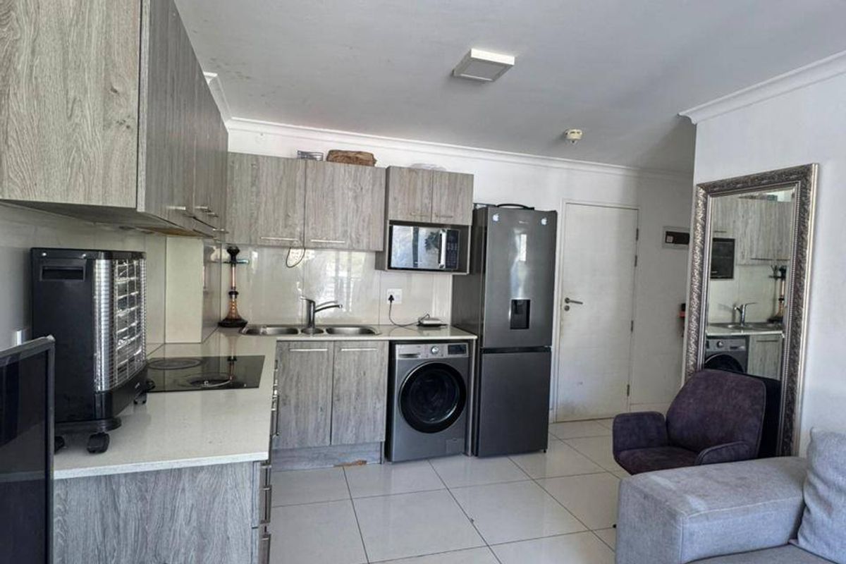 Apartment For Sale In Cape Town - Photo 2