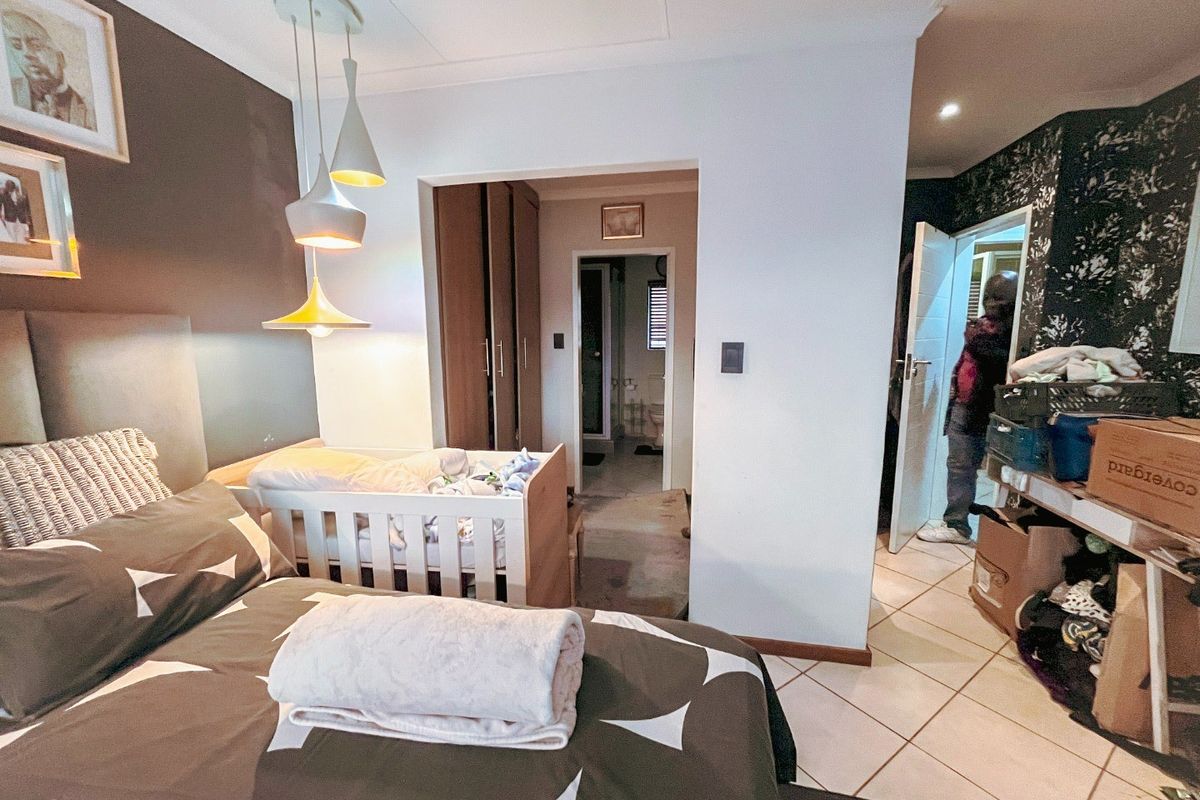 Townhouse For Sale In Pretoria - Photo 4