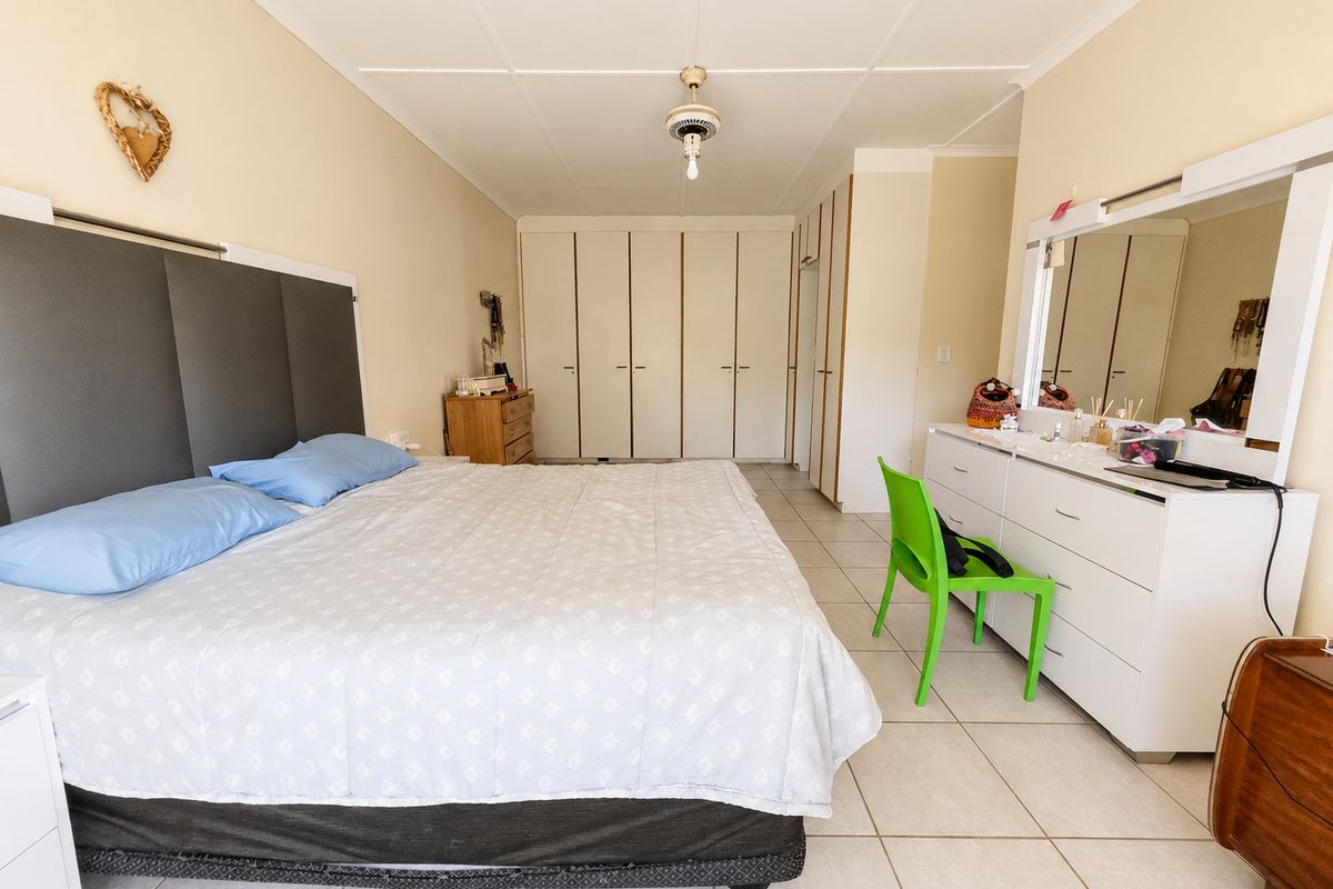 House For Sale In Margate - Photo 4