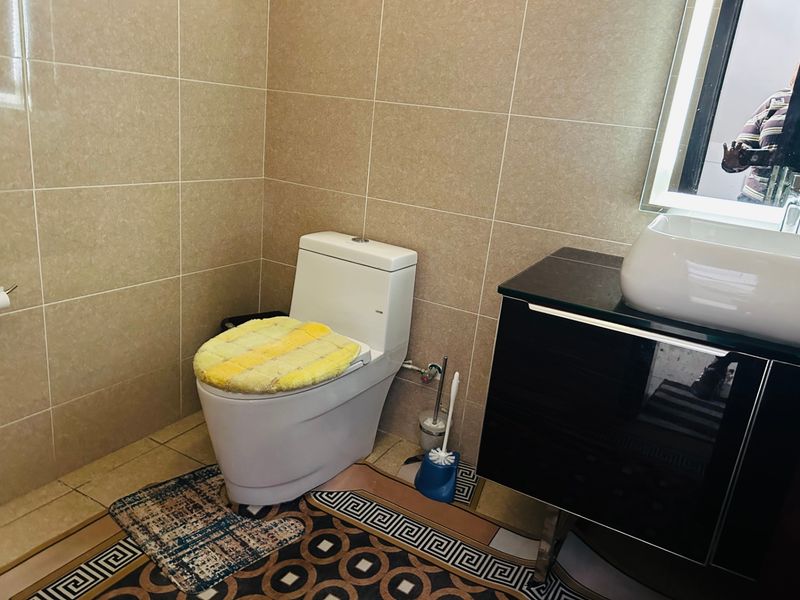 Townhouse Rental Monthly In Midrand - Photo 9