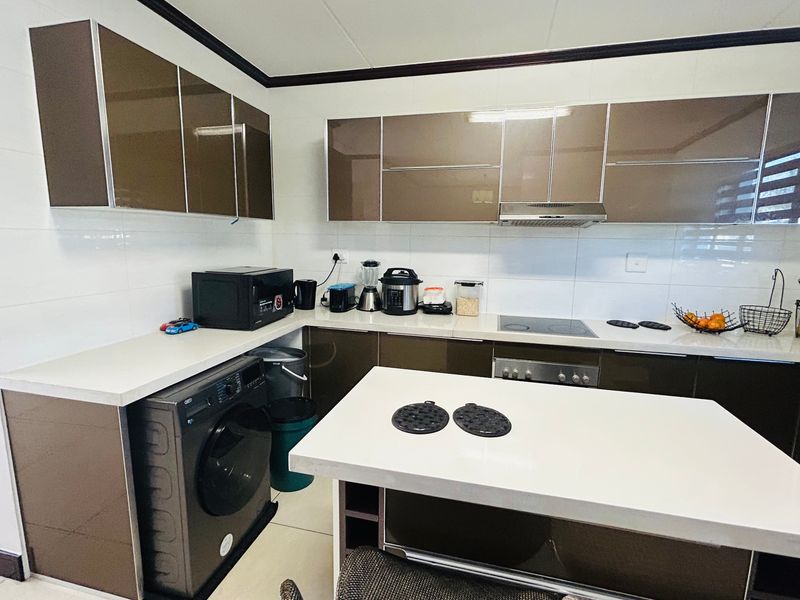 Townhouse Rental Monthly In Midrand - Photo 7