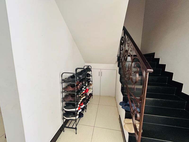 Townhouse Rental Monthly In Midrand - Photo 8
