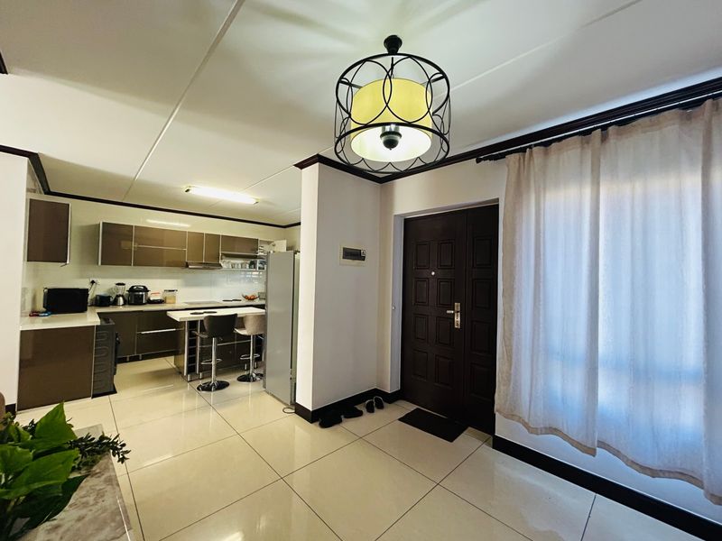 Townhouse Rental Monthly In Midrand - Photo 5