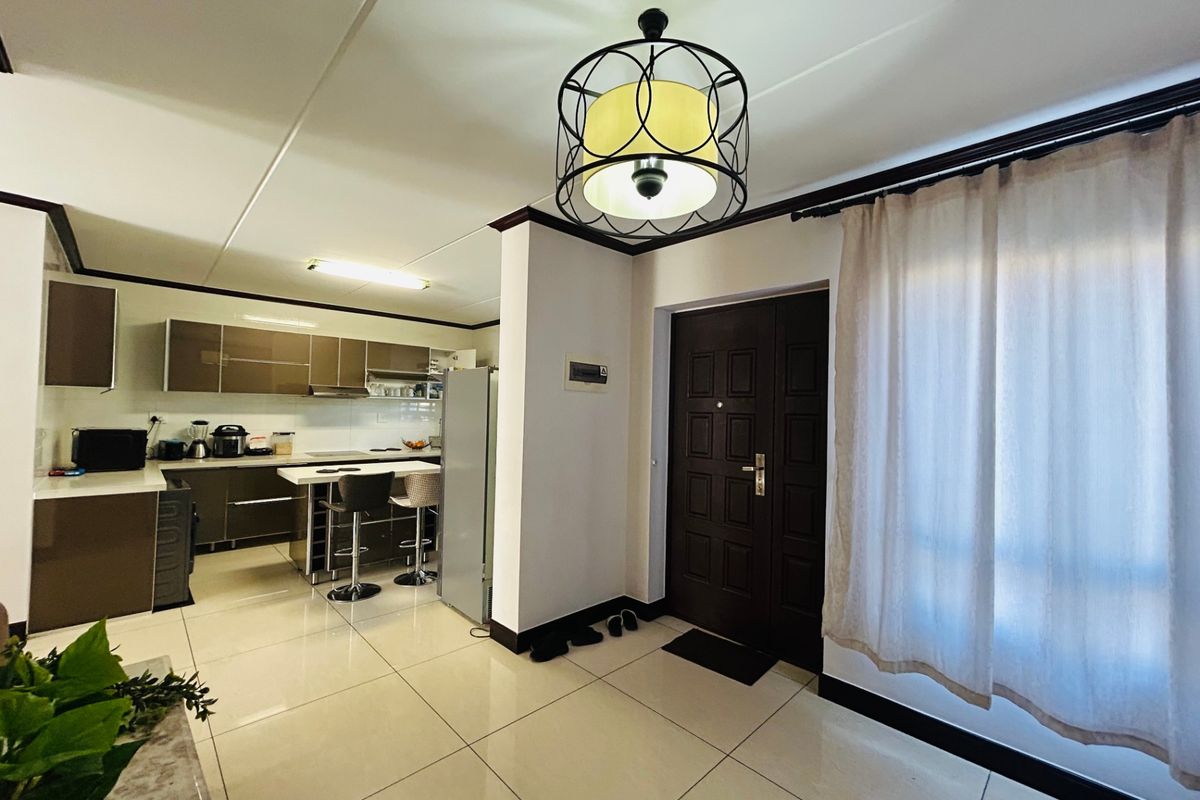 Townhouse Rental Monthly In Midrand - Photo 5