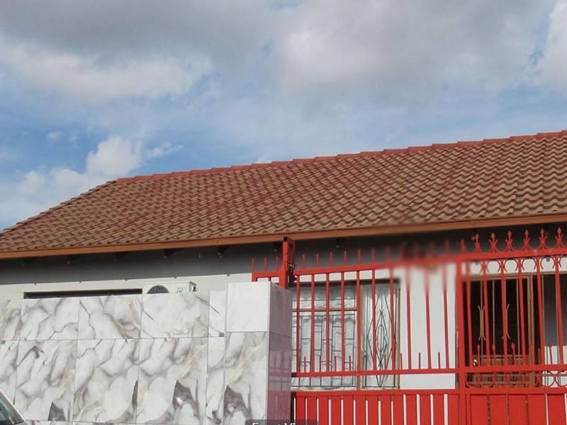 House For Sale In Tembisa - Photo 1