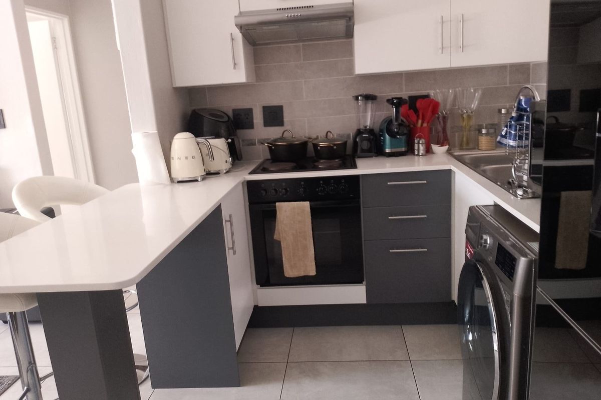 Apartment Rental Monthly In Boksburg - Photo 2