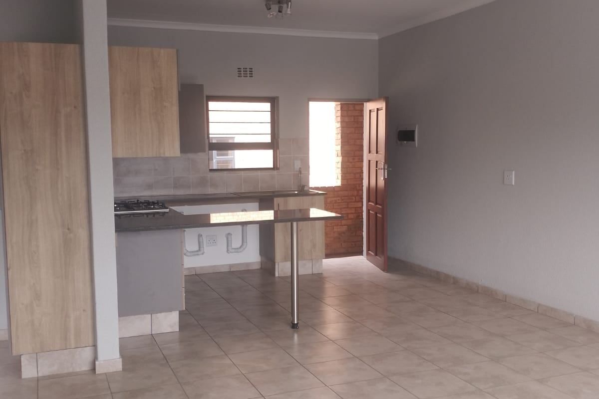Apartment Rental Monthly In Boksburg - Photo 2