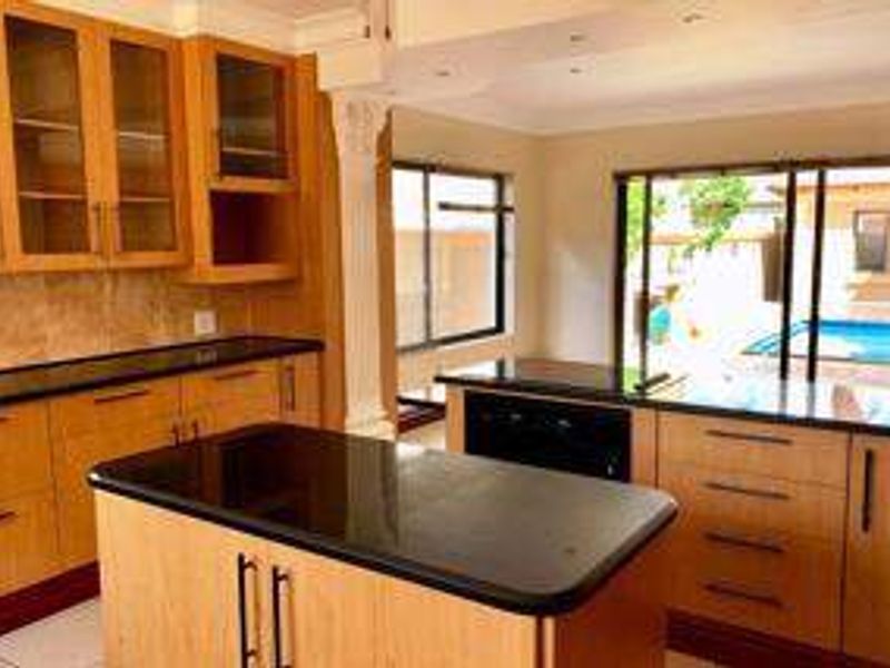 Cluster Rental Monthly In Roodepoort - Photo 10