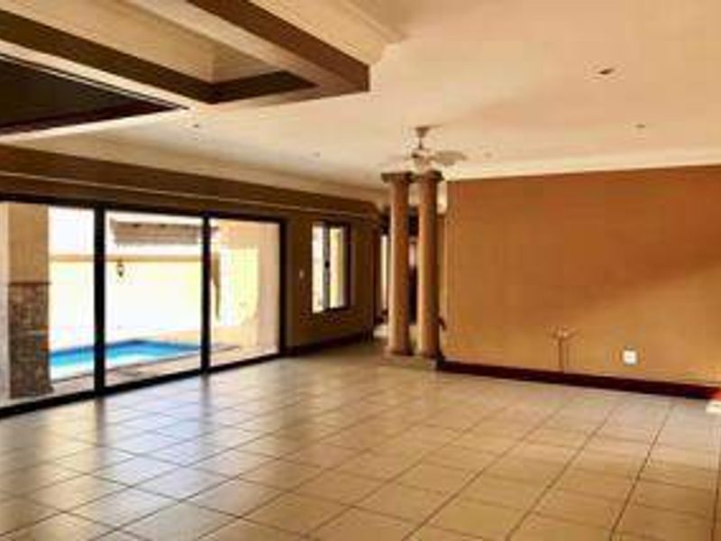 Cluster Rental Monthly In Roodepoort - Photo 4