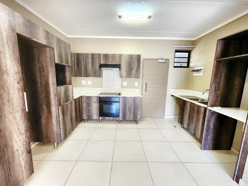 Apartment Rental Monthly In Midrand - Photo 2