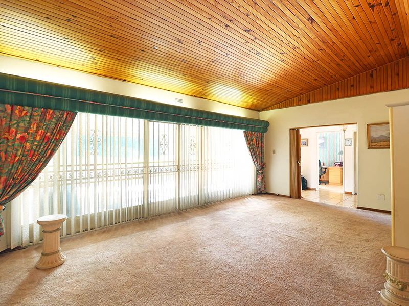 House For Sale In Johannesburg - Photo 9