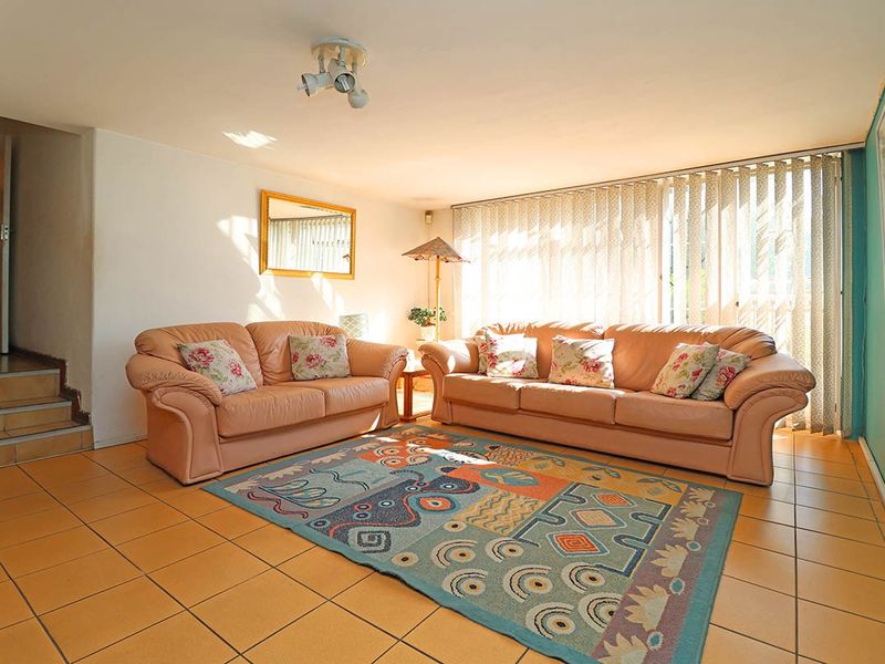 House For Sale In Johannesburg - Photo 2