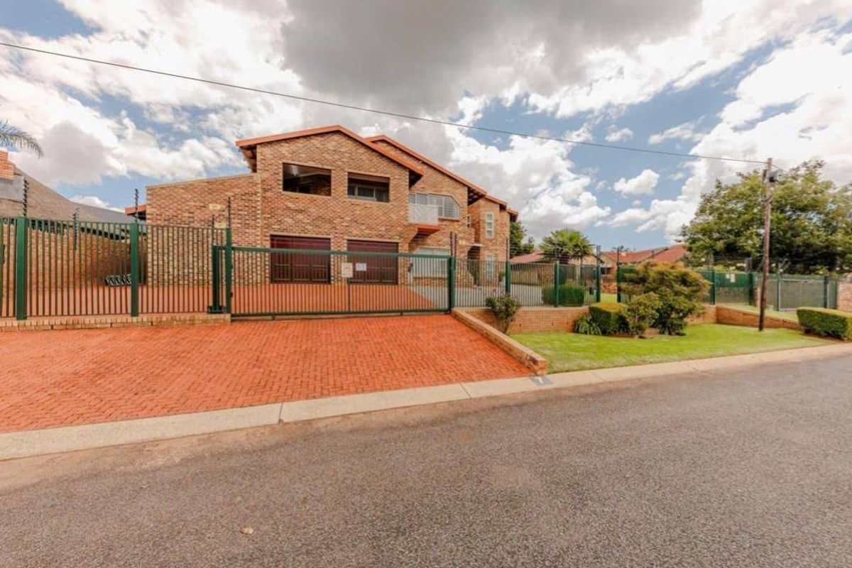 House For Sale In Krugersdorp - Photo 2