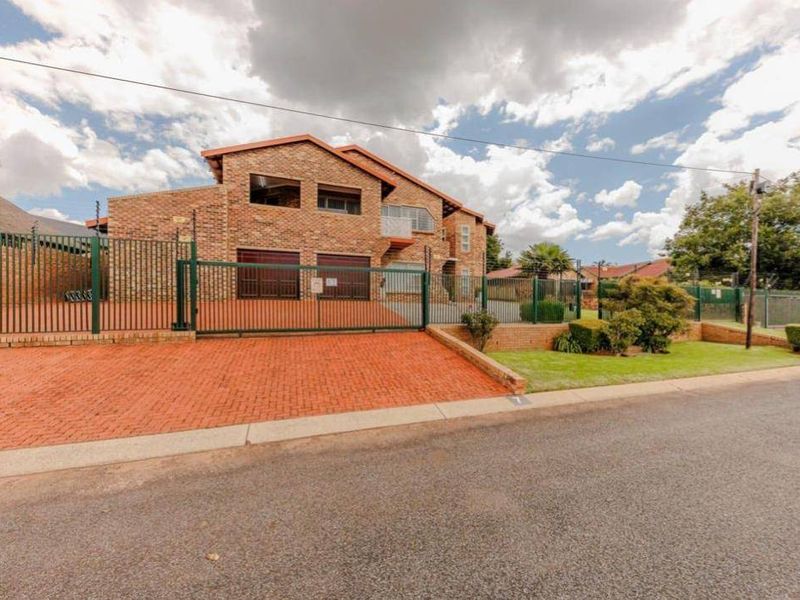 House For Sale In Krugersdorp - Photo 2