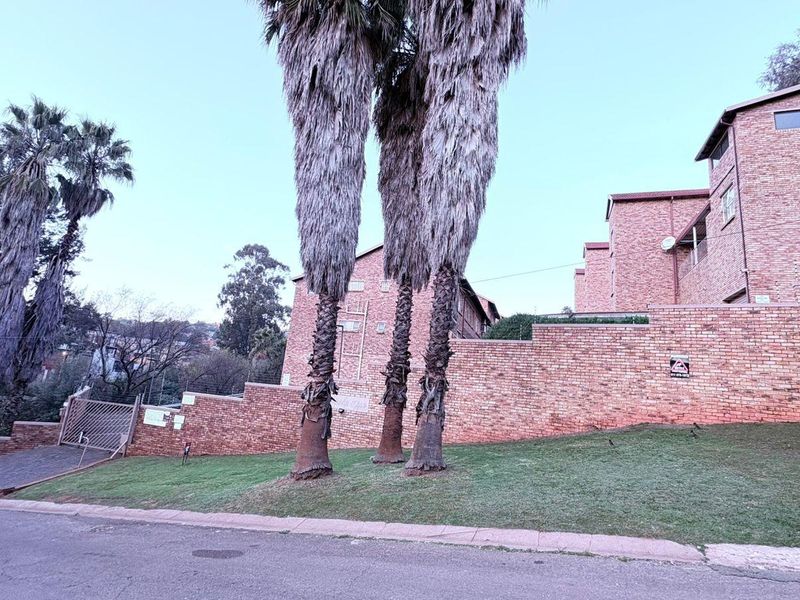 Apartment Pending Sale In Roodepoort - Photo 6