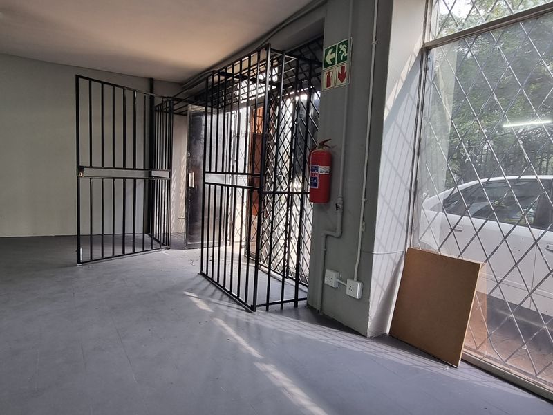 Commercial Rental Monthly In Randburg - Photo 9